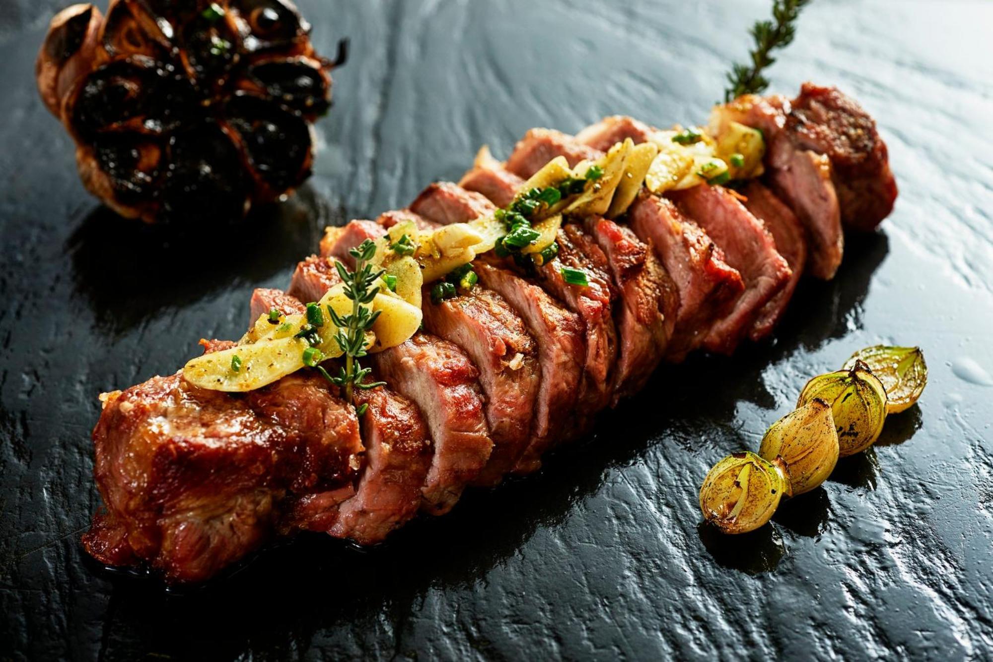 Crowne Plaza Porto By Ihg Hotell Exteriör bild A pork tenderloin