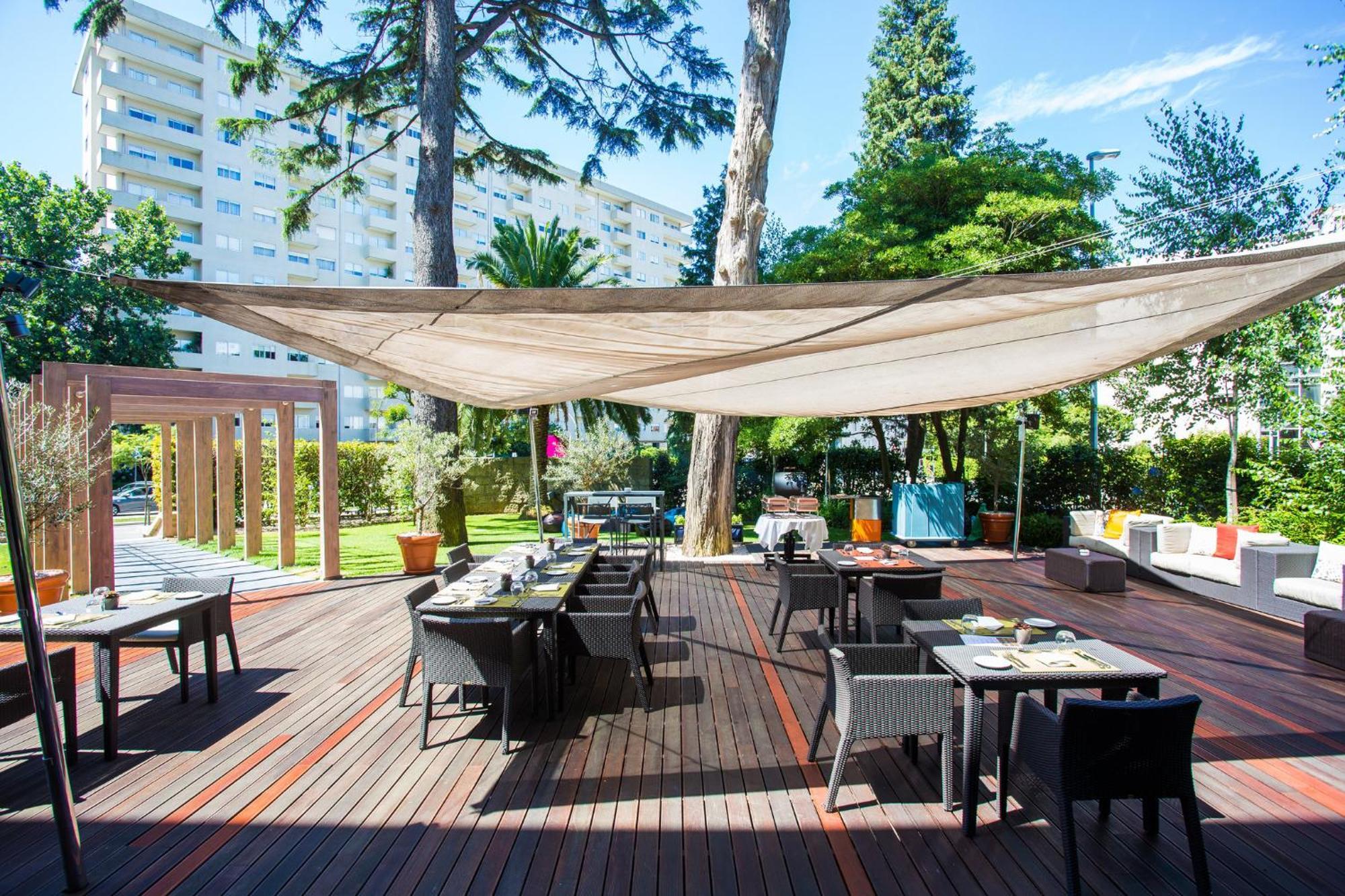 Crowne Plaza Porto By Ihg Hotell Exteriör bild Restaurant in the resort